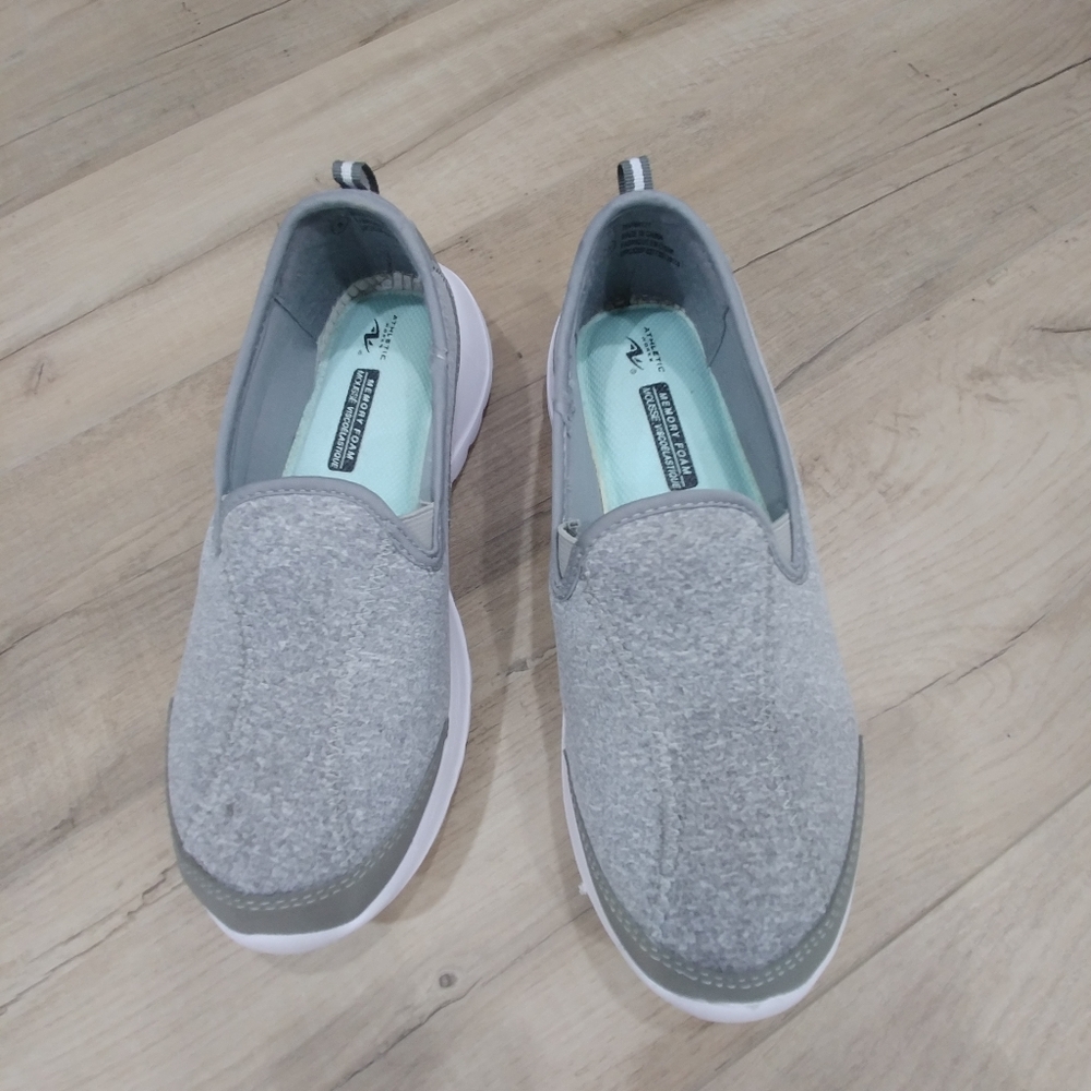 Memory Foam Athletic Works Slip on Shoes, Size 8 , Fit tight